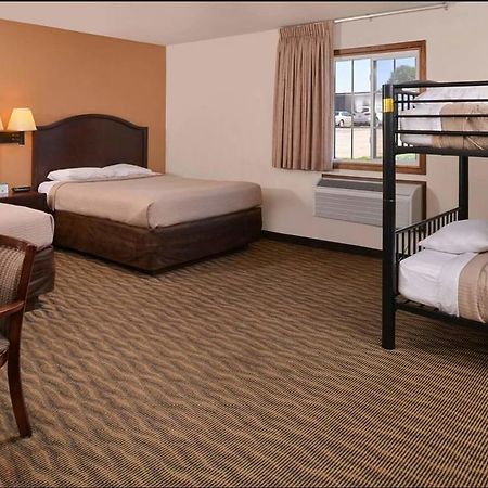 Americas Best Value Inn & Suites Atlantic Exterior photo